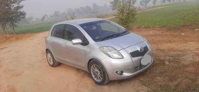 vitz Yaris 1300cc