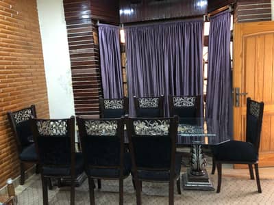 8 seater dining Table