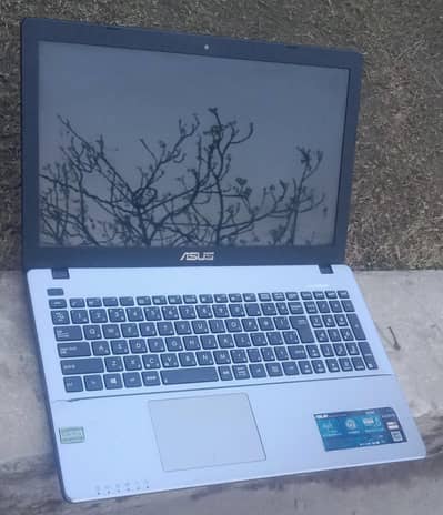ULTRA SLIM NEW CONDITION LAPTOP EVERYTHING OK