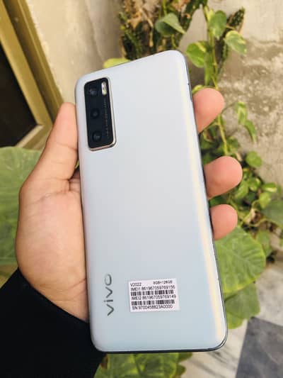 V20 SE 8/128 PTA urgent sell