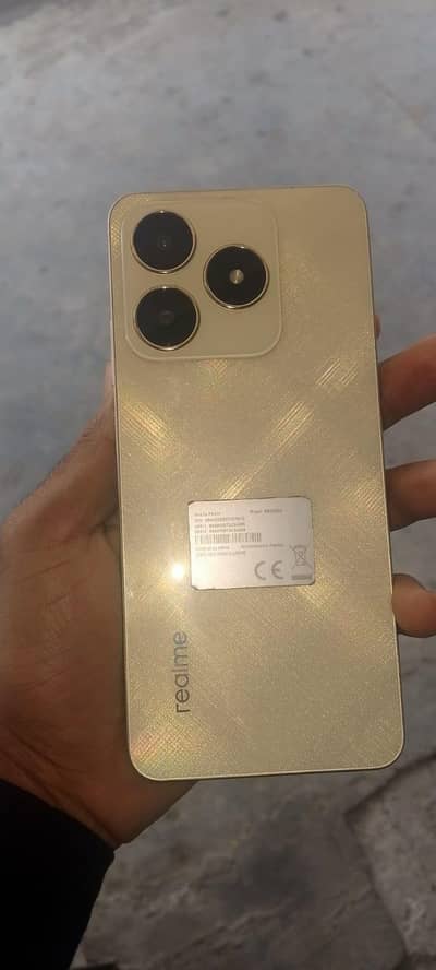 Realme c61
