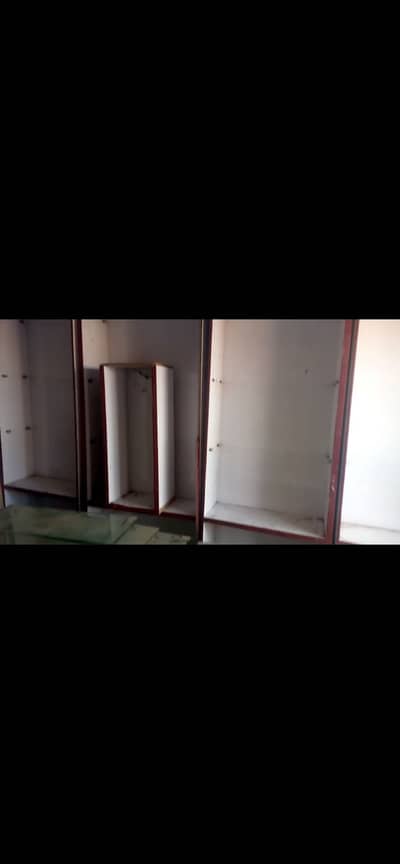 8 Almari or 5 counter for sale