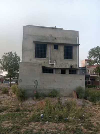 KHAYBAN E AMEEN FIVE MARLA GREY STRUCTURE IS AVAILABLE FOR AALE