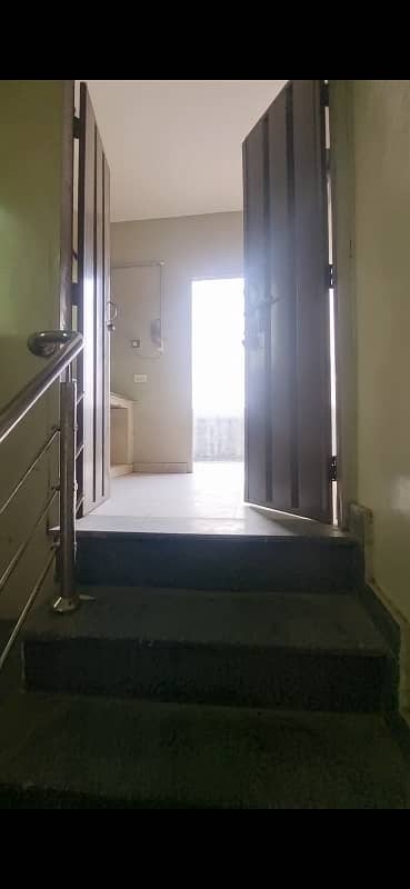 1 Bedroom Flat Facing Park