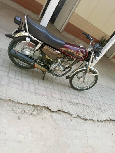 Honda cg 125 special edition golden bike