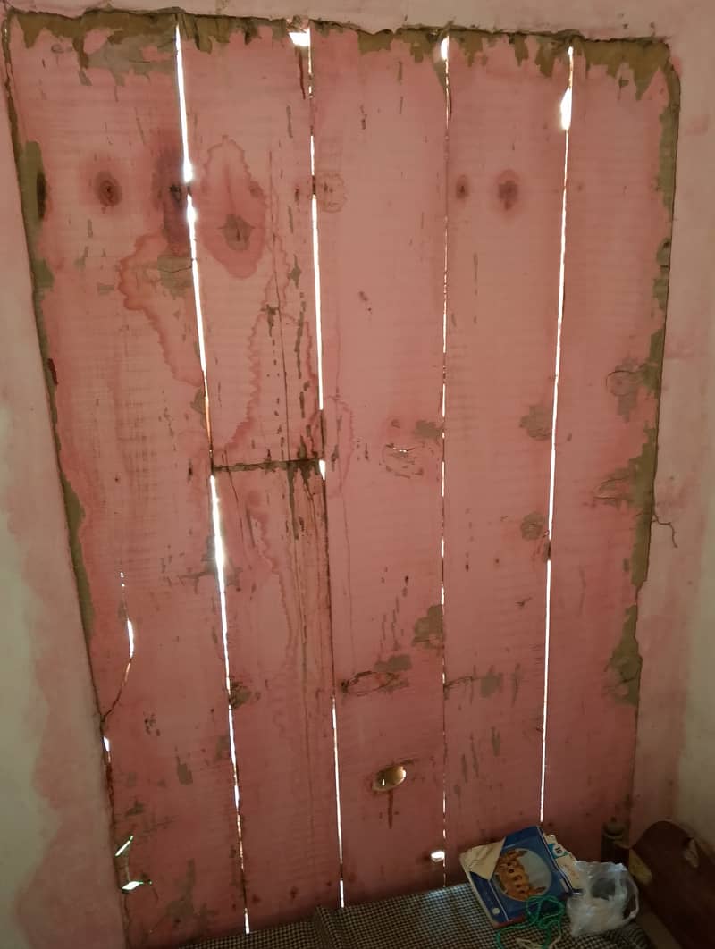 میں یہ پرانے اسٹائل کا لکڑی کا اسٹوریج یونٹ/الماری بیچ رہا ہوں 1