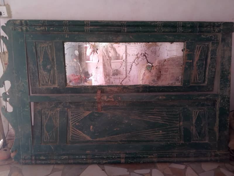 میں یہ پرانے اسٹائل کا لکڑی کا اسٹوریج یونٹ/الماری بیچ رہا ہوں 2