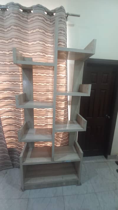 Book Shelf / Rack