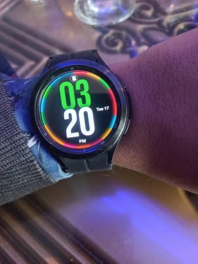 samsung galaxy watch 4 classix with charger