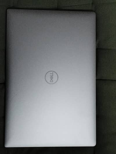 Dell Xps 15 - 8th gen - 15.6 inch - Metal body