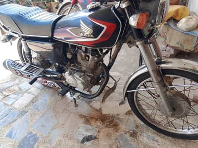 Honda Cg 125 17 model total genuine urgent for sale