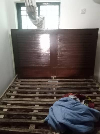 double bed sale bilkul new hein khi sa b palish kharb ni hein