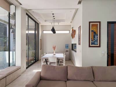 10 Marla Modern House For Sale