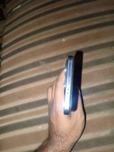 Infinix Hot 40   10 by 9 condition