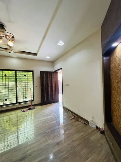 10 Marla House For Sale Bahria Town Lahore