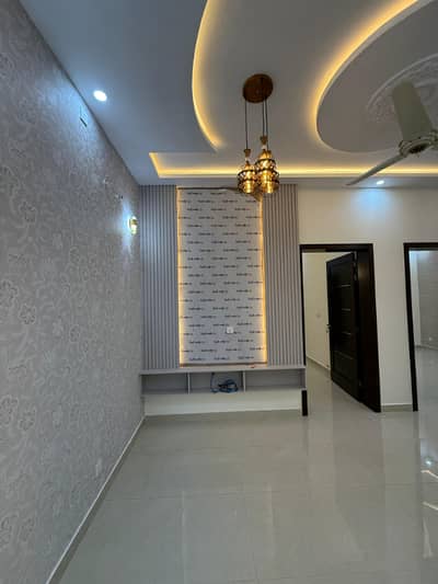 G-11 Double Unit 25x50 House For Sale 5 Bedrooms 2 Kitchens Prime Location