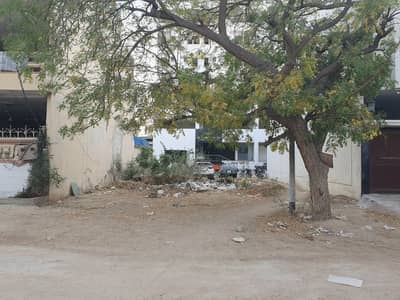 Chance Deal For Sale 240sqyrd Plot In Very Resonable Price In Prime Sector