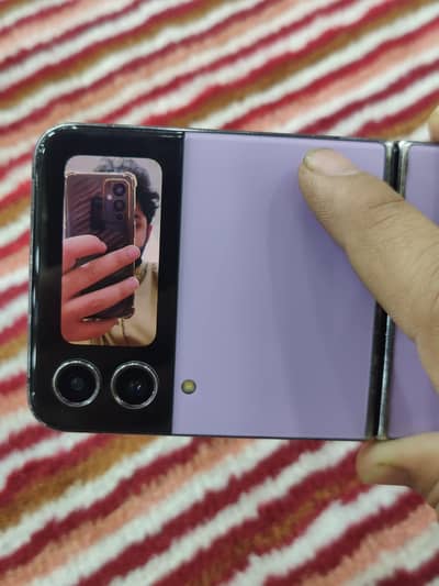 Samsung Z Flip 4 Mobile Phone