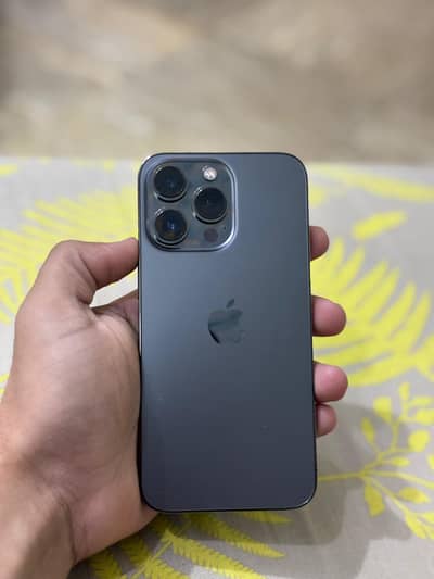 iPhone 13 Pro 256GB – Graphite Black – 10/10 Condition