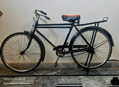 Kids black road cycle good condition