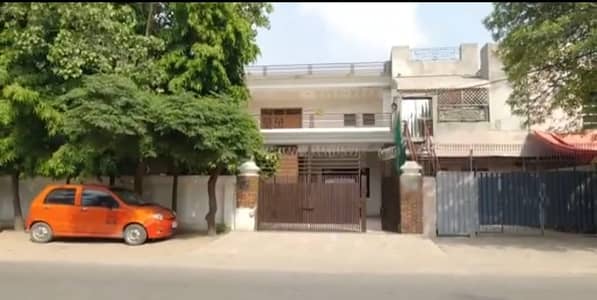 24 MARLA CORNER DOUBLE STOREY HOUSE FOR SALE