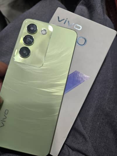 vivo y100 8/256 ofical pta  approve good  condition with box