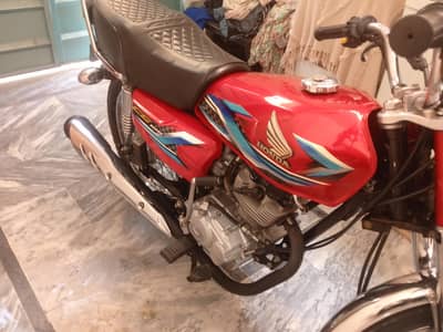 125 Honda total genuine 24 model first owner Bio matric available