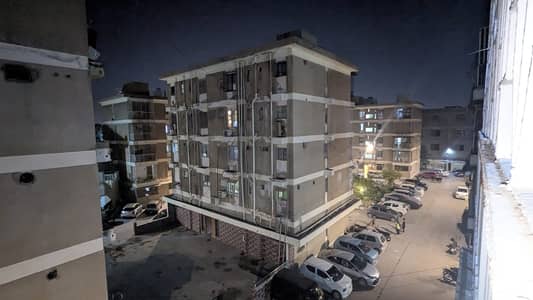 Ideal 1000 Square Feet Flat Available In Gulshan-e-Iqbal - Block 4, Karachi