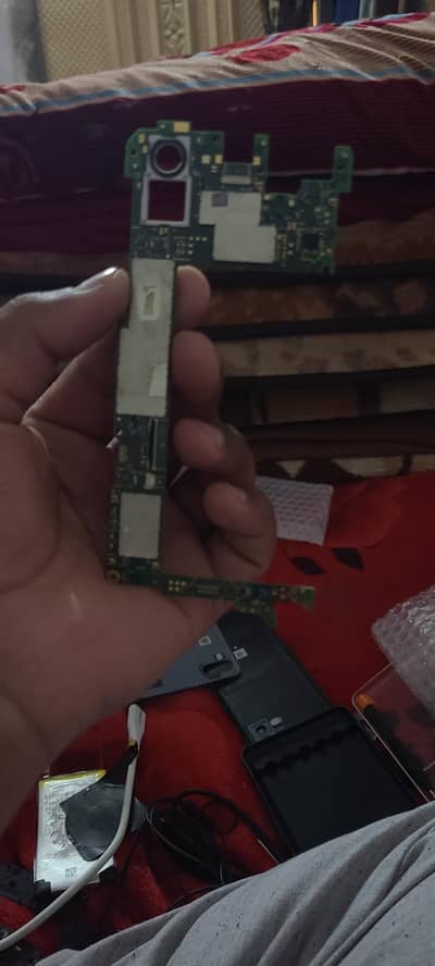 aquos r3 port's available hai ok camra board basbady and every one