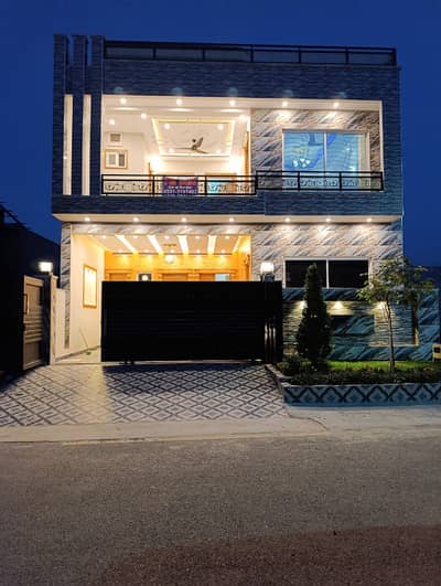 8 Marla Luxury House For Sale In Faisal Town Phase 1