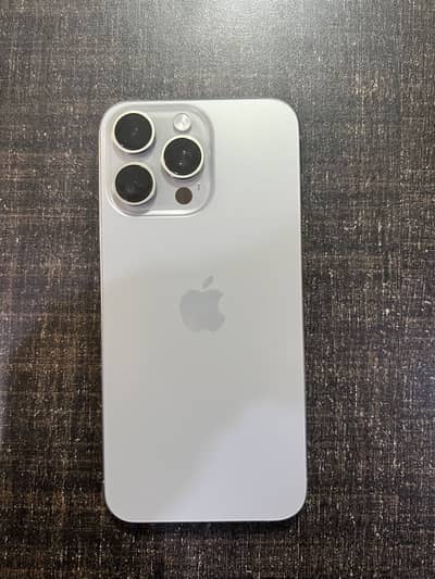 Iphone 15 pro max natural titanium 256gb 90 health 2 Months sim time