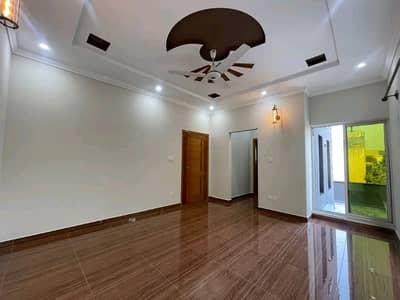 BEAUTIFUL HOUSE FOR RENT AVAILABLE WITH GAS