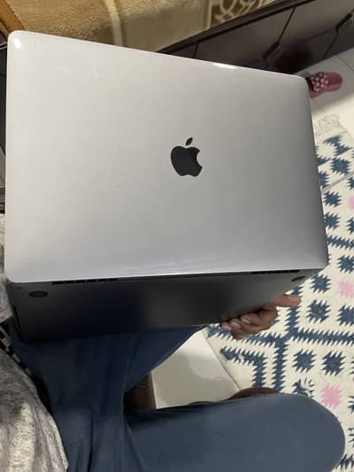 Macbook pro 19 Model i7 neat and clean