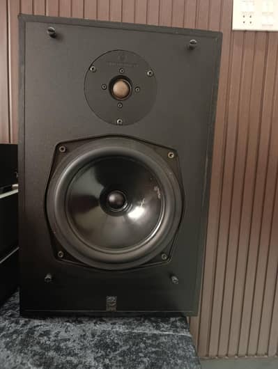 Linn  Bookshelf Speakers