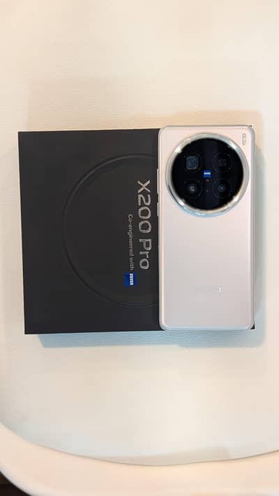 Vivo X200 Pro Glass broken Available For Sale