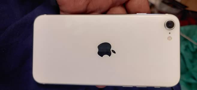 iphone SE 3 2022.64gb