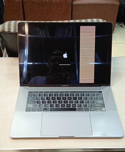 MacBook pro 13 15" 2016-2017 with Screen Issue
