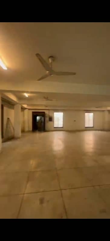 Triple Storey Commercial Building On Sunderdas Road