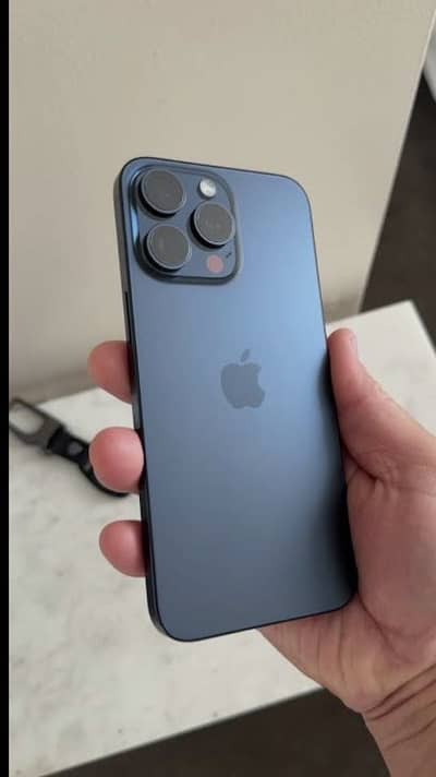 iPhone 15 pro max  256 jv