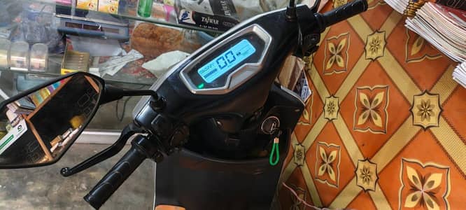 METRO T9 PRO Scooty