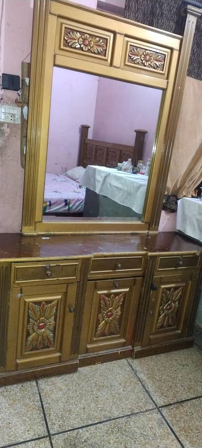 Dressing table