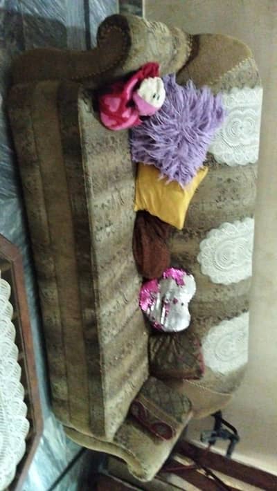 sofa and table for sale