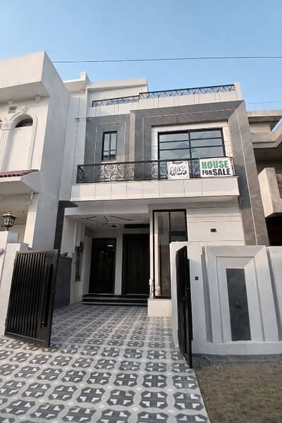 5 Marla Elegant House In Formanites Near Dha Phase 5