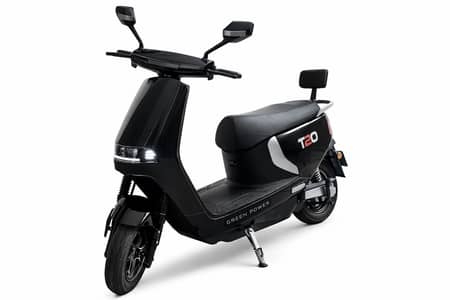 "Crown T20 Electric Scooty – Like New, Less Driven!"