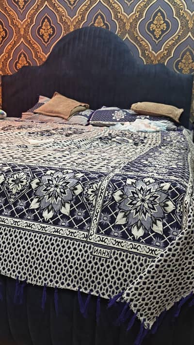 bed 2 person back and footrest posish qith two side tables