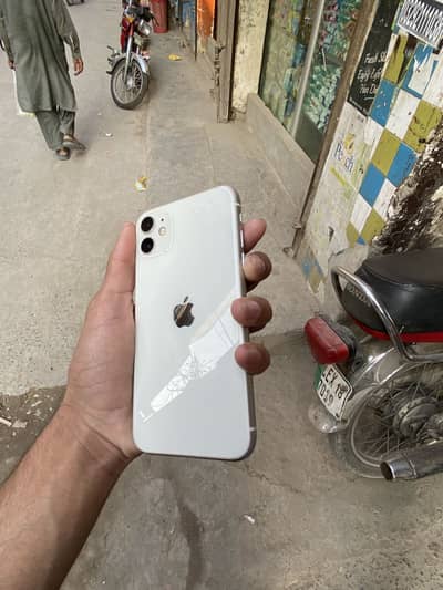 I Phone 11 / NON FACTORY UNLOCK