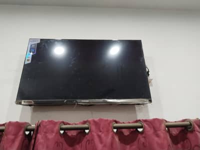 32- Inch LED TV | USB & HDMI | Remote Included | 10/ 10 Condition