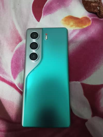 Tecno camon 40 pro
