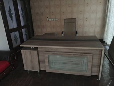 office executive table