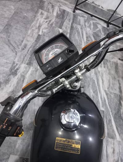 Honda CD 70 2023